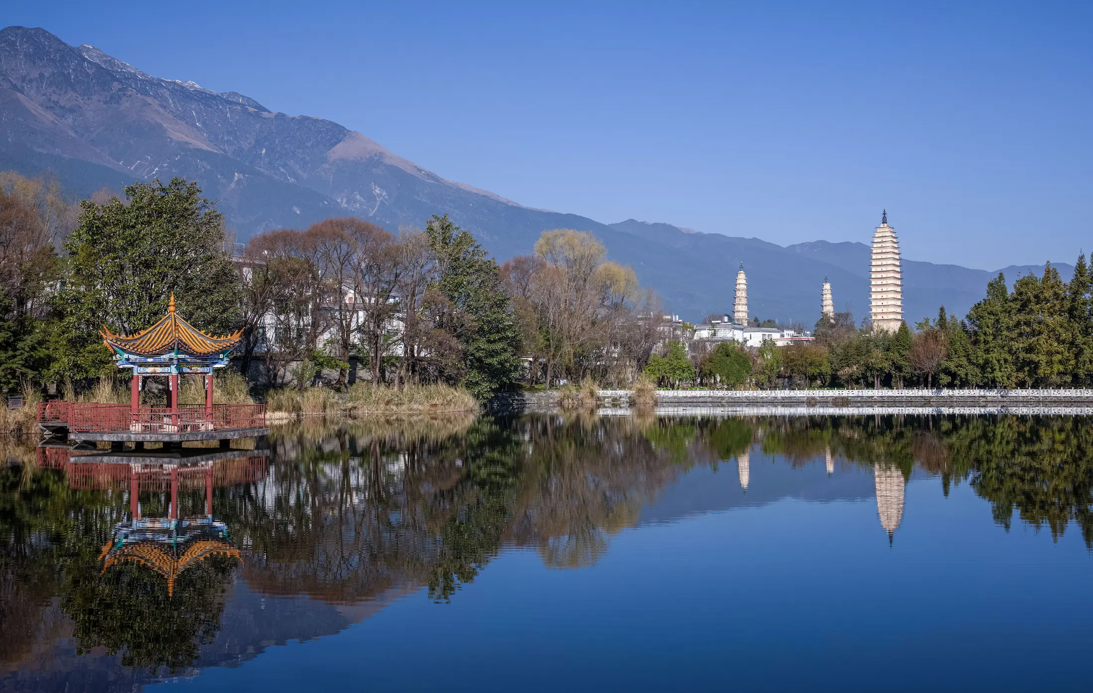 Imagen de la etapa: Dali, entre el lago y la ciudad antigua